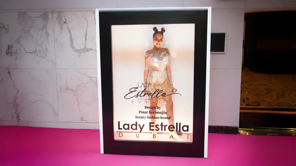 Lady Estrella - Dubai
